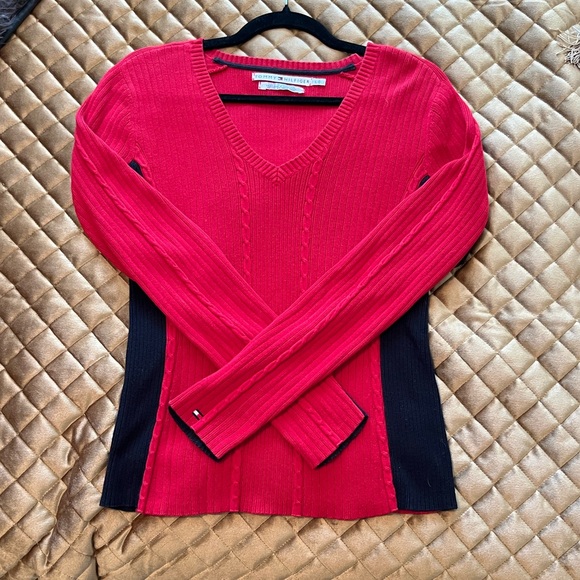 Tommy Hilfiger Women's Red and Black Color Block V neck Long Sleeve Sweatrer - Picture 3 of 6